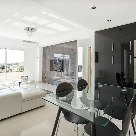 Espanhouse Pauline شقة